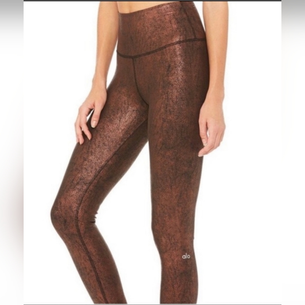 ALO Yoga Textured Brown Leggings